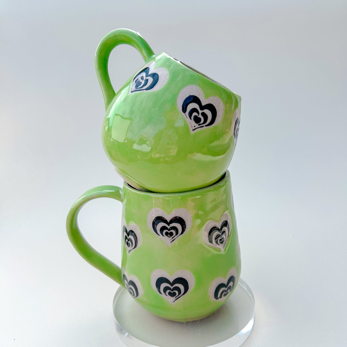 Green and Black Heart 16 Ounce Ceramic
