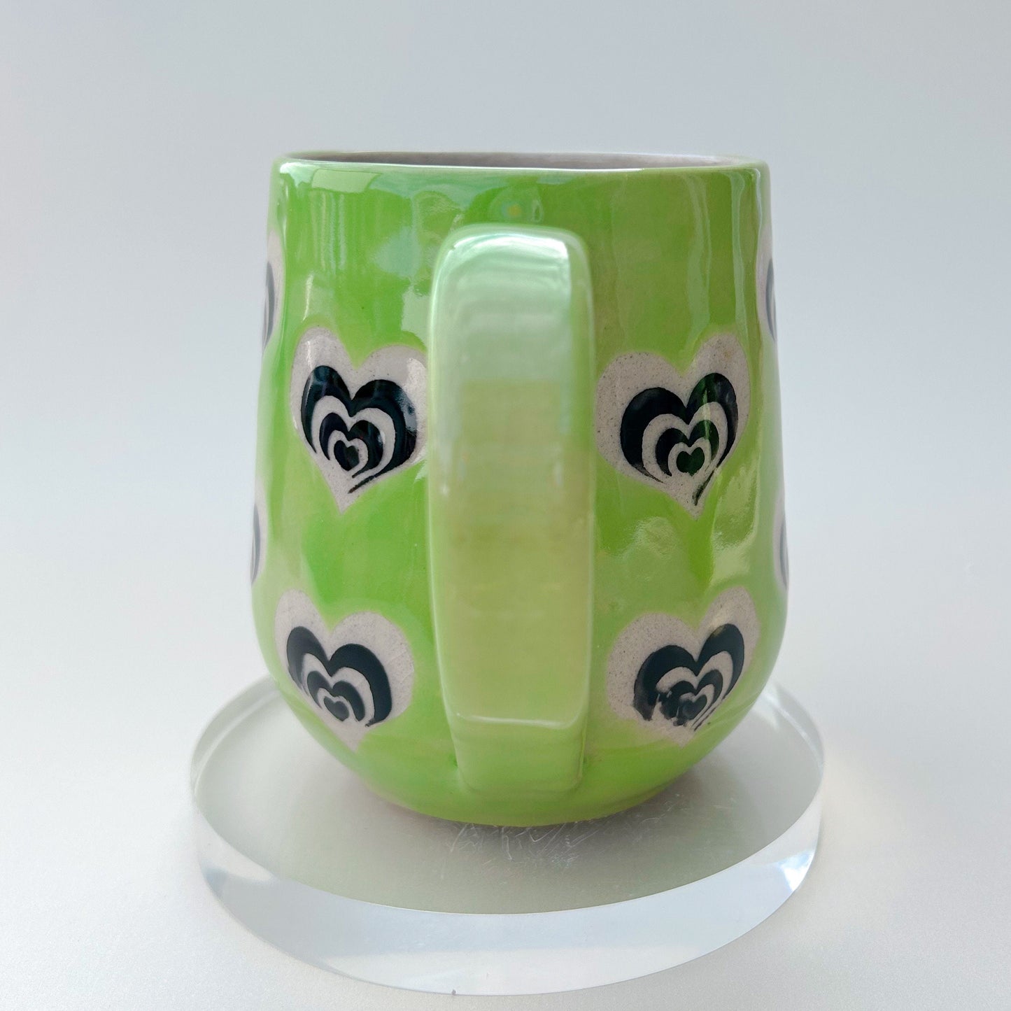 Green and Black Heart 16 Ounce Ceramic