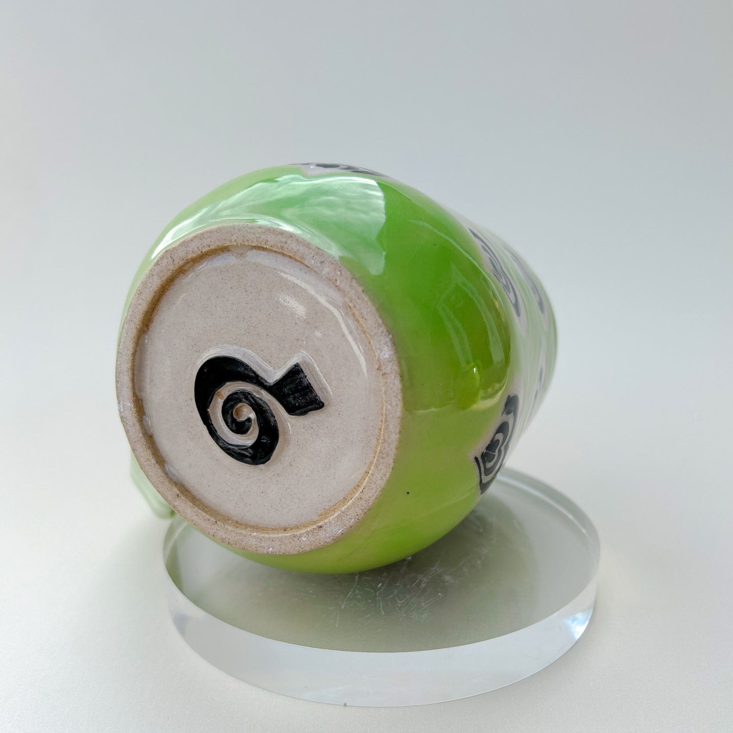 Green and Black Heart 16 Ounce Ceramic
