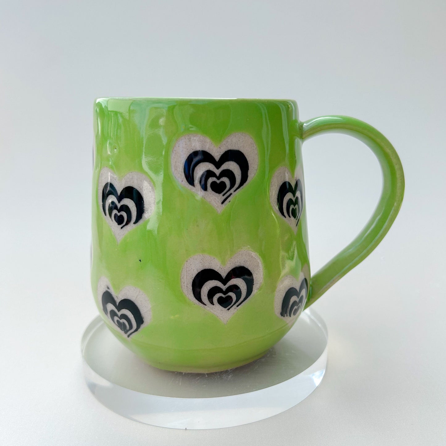 Green and Black Heart 16 Ounce Ceramic