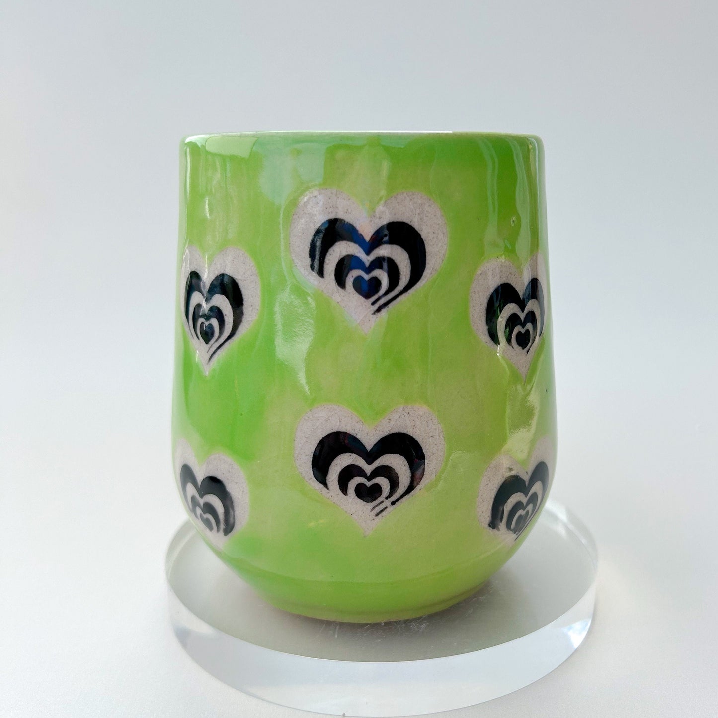 Green and Black Heart 16 Ounce Ceramic