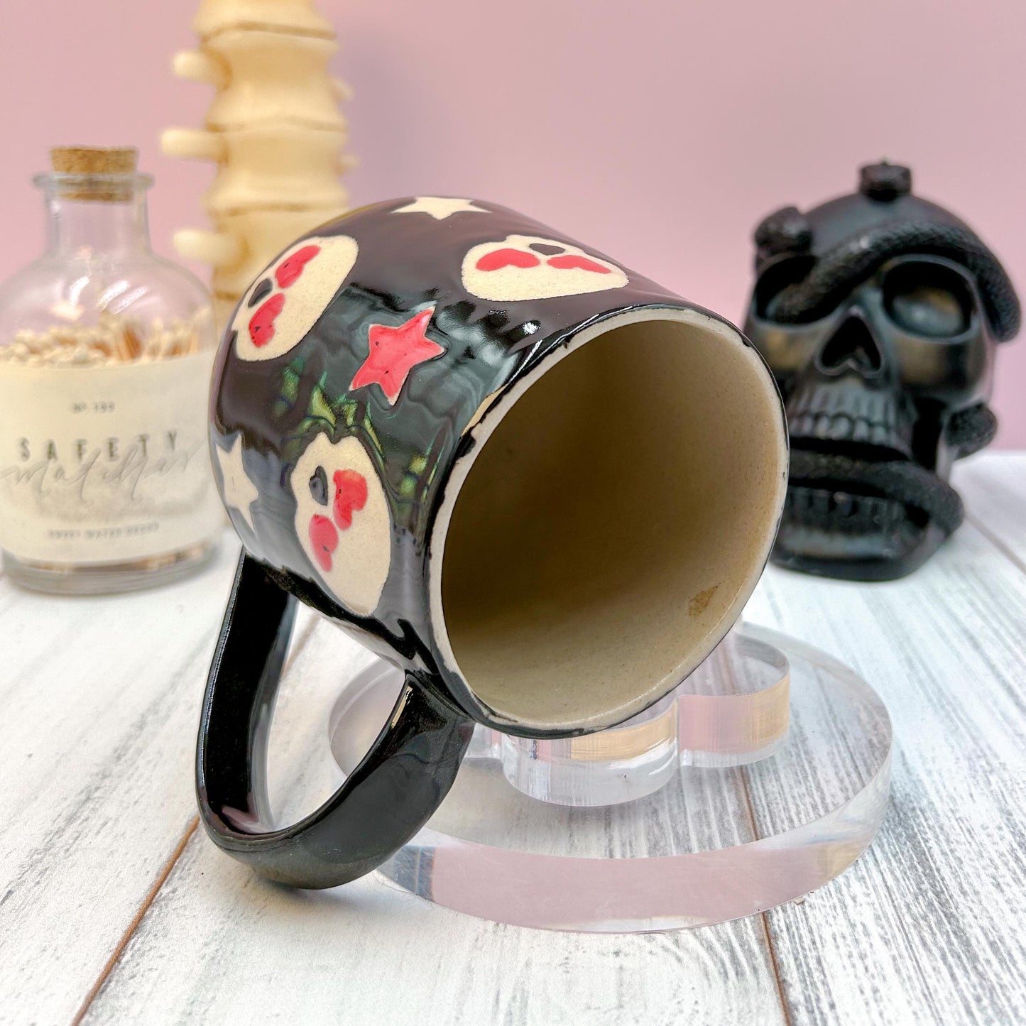 Black nd Red Skull Ceramic Coffee Mug, Autumn Gift For Her, Retro Fall Mug, Halloween Gift, Spooky Mug Handmade, Cute Autumn Mugs, Skull mug