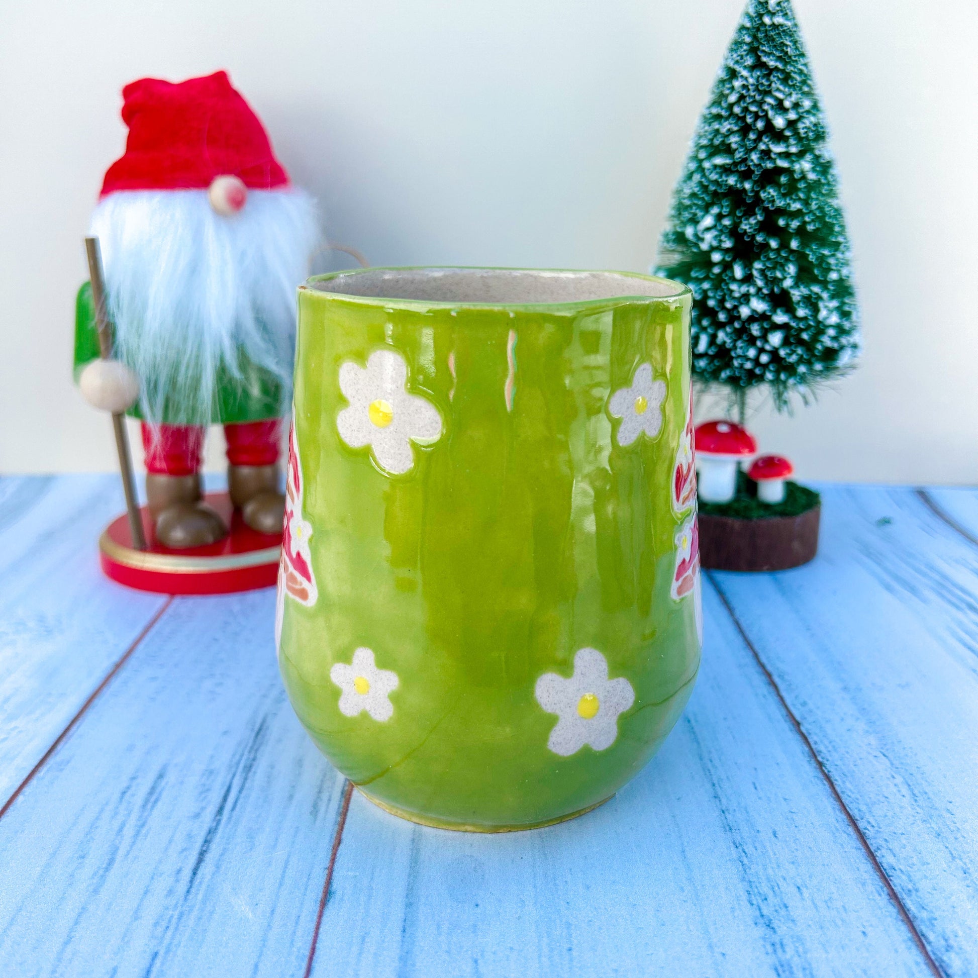 Green Mushroom 16 Ounce Ceramic Mug