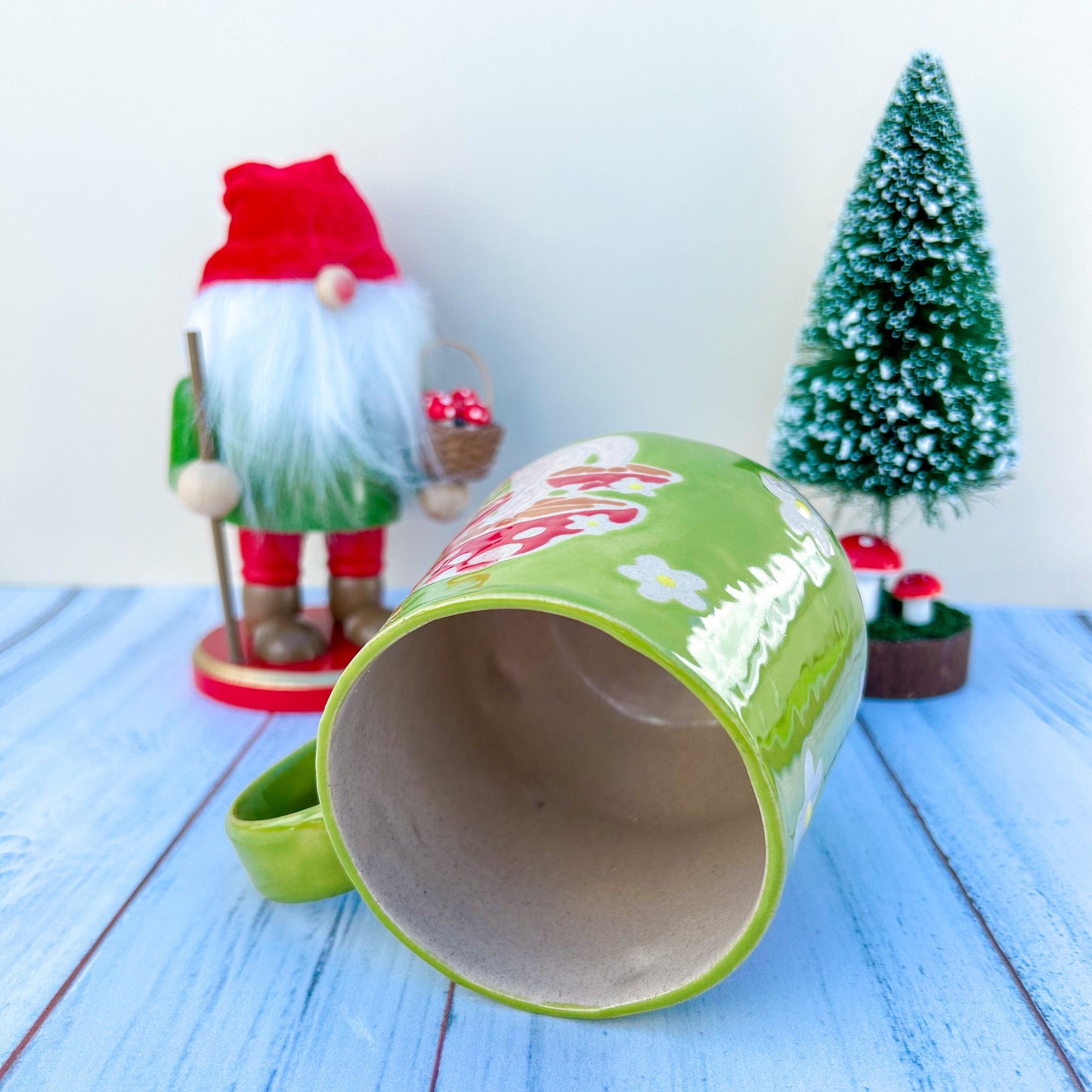 Green Mushroom 16 Ounce Ceramic Mug