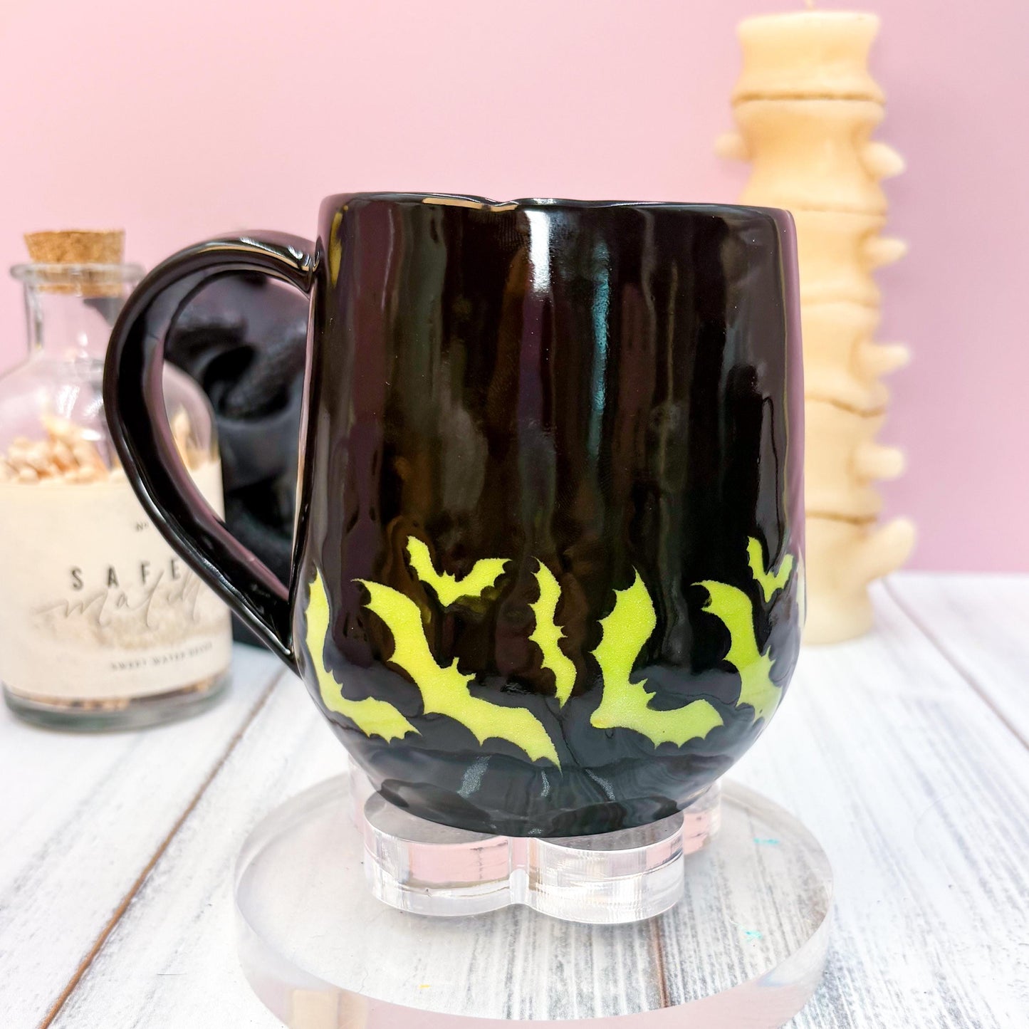 Green and Black Bat Ceramic Mug, Autumn Gift For Her, Retro Fall Mug, Halloween Gift, Spooky Mug Handmade, Cute Autumn Mugs, Fall Gift Mom