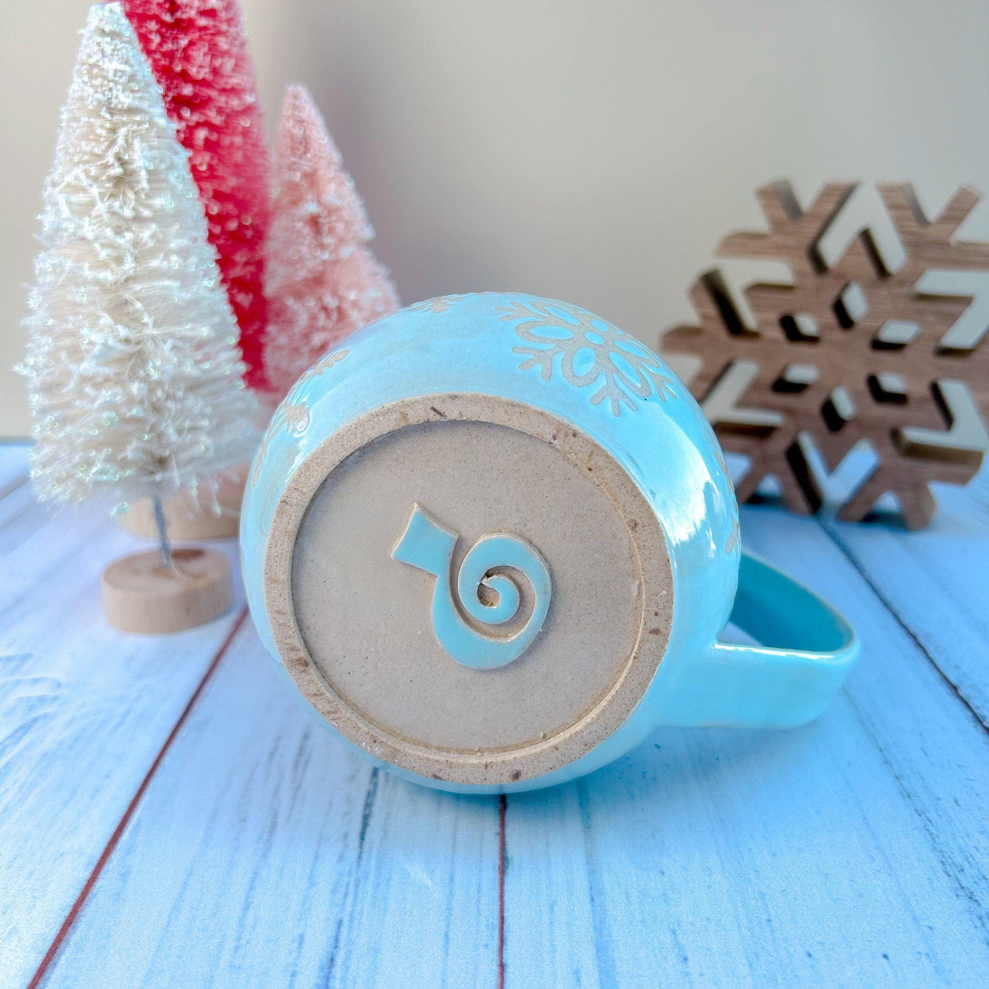 Blue Snowflake 16 Ounce Ceramic Mug