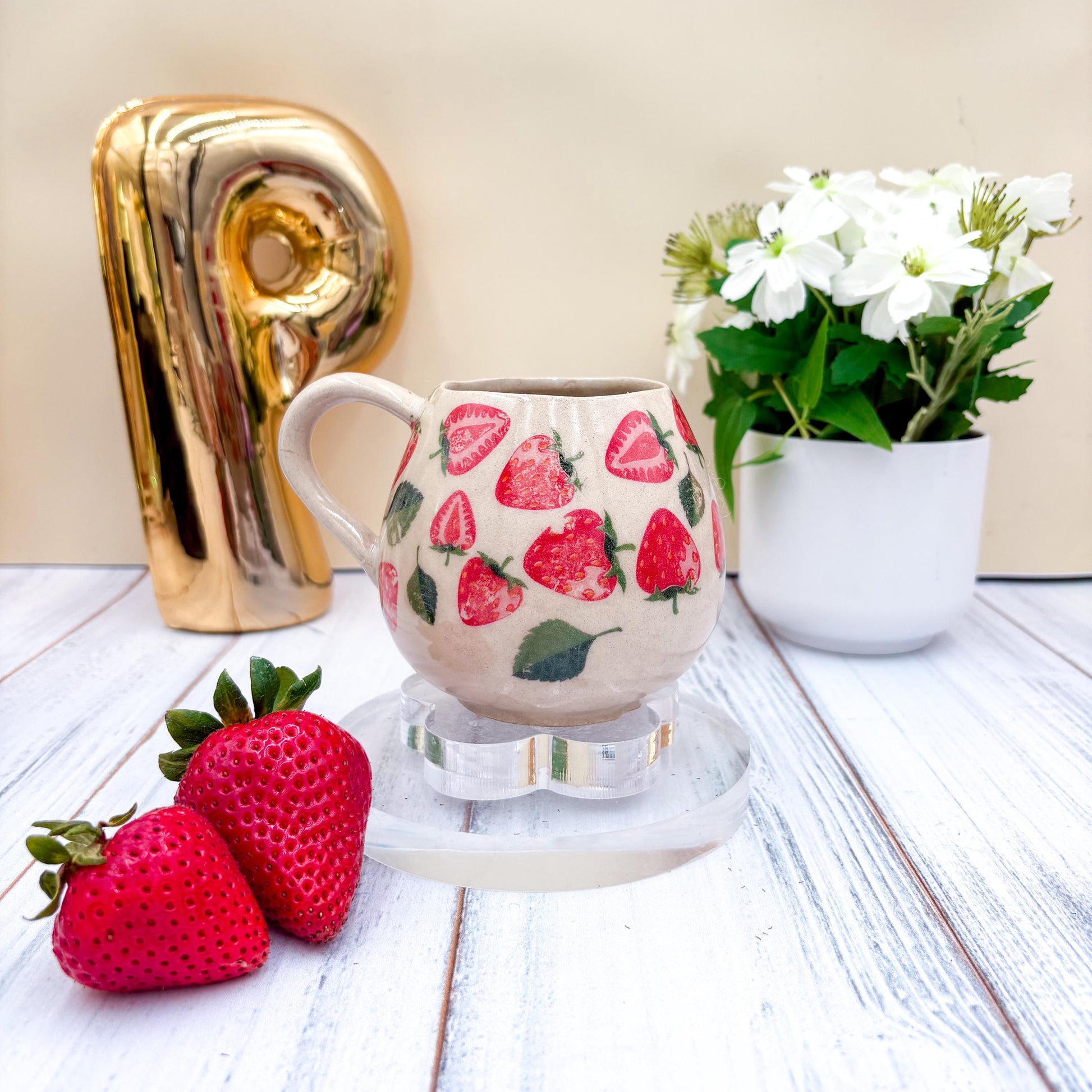 Strawberry 12 Ounce Ceramic Mug