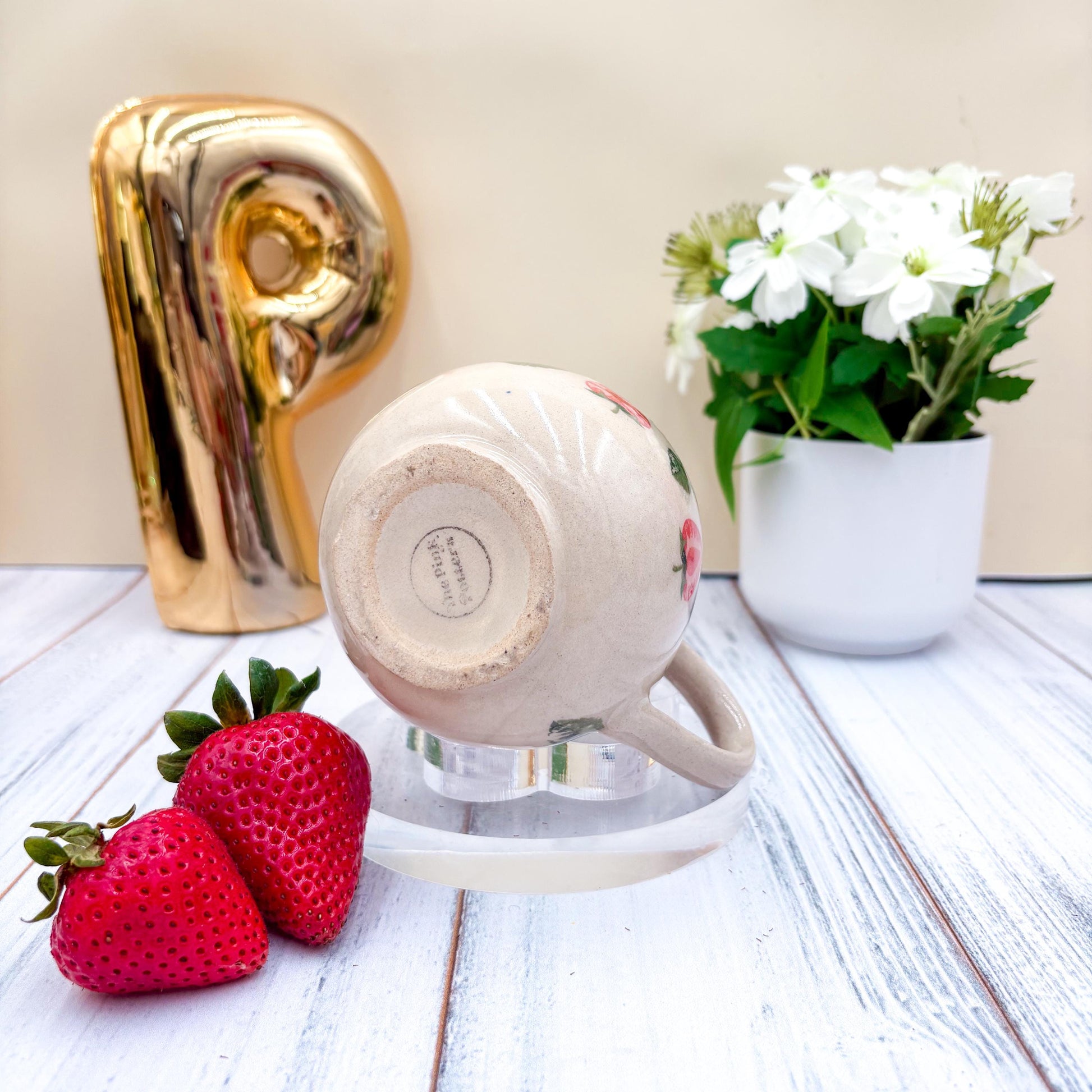Strawberry 12 Ounce Ceramic Mug