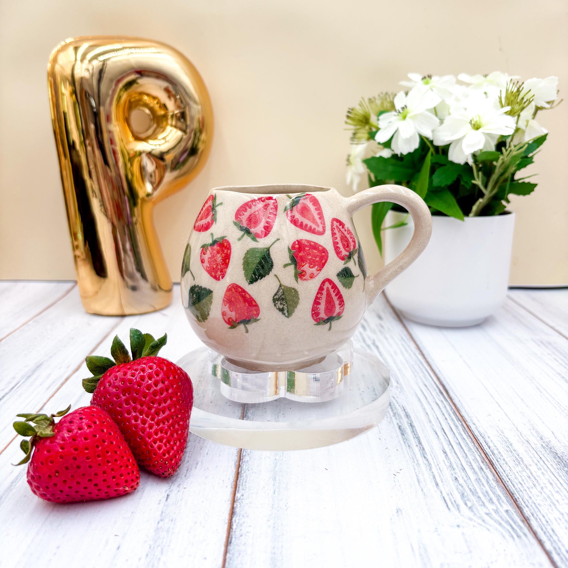 Strawberry 12 Ounce Ceramic Mug